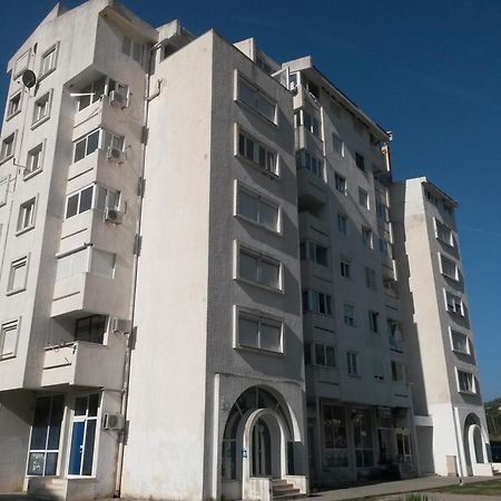 Apartment Tijana Sutomore Bagian luar foto